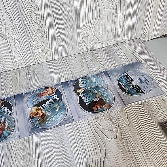 LOST The Complete First Season, DVD Set - Picture 5 of 5